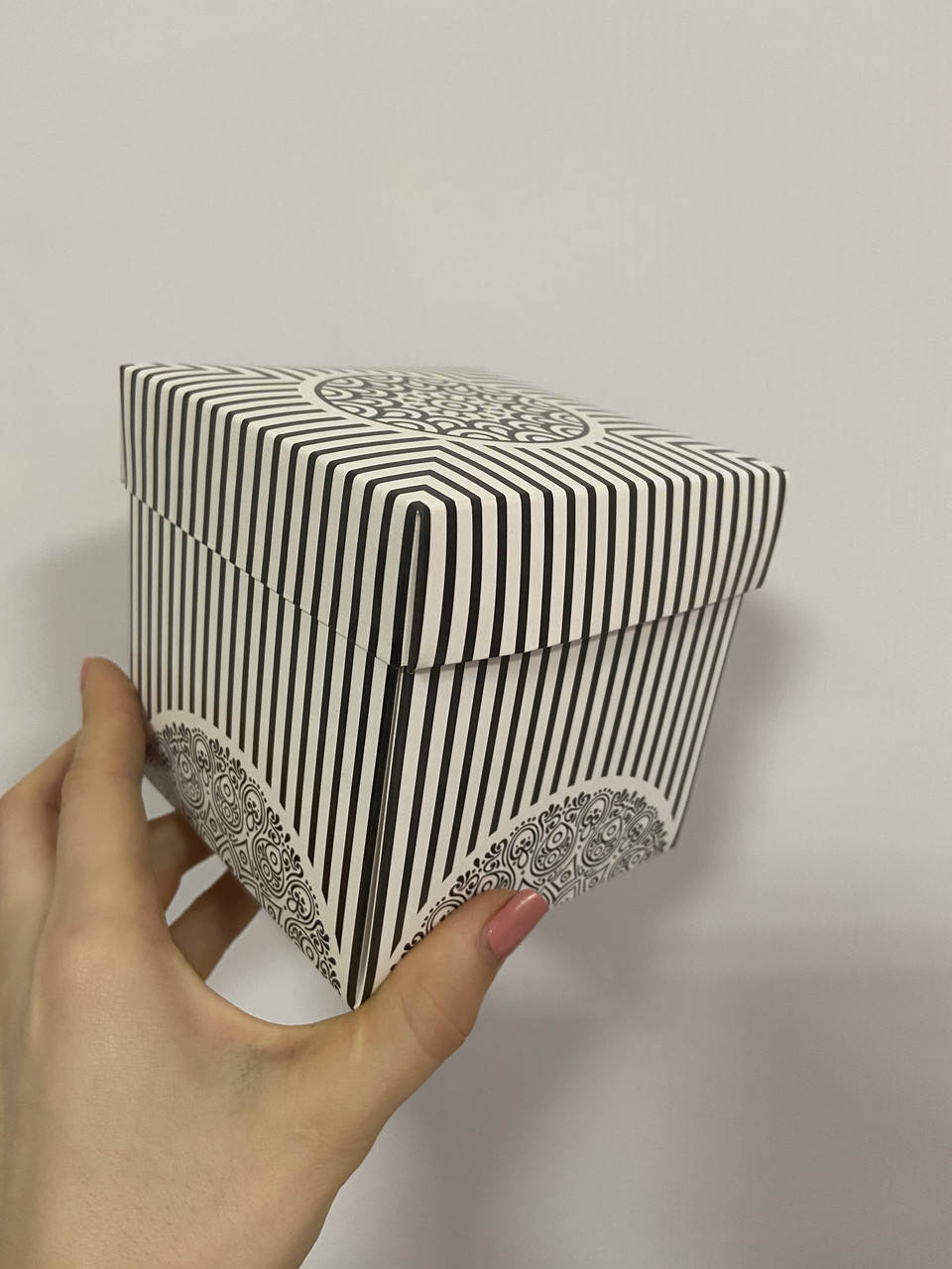 

Подарункова коробочка для чашки 330 мл, святкова коробка, подарочная упаковка