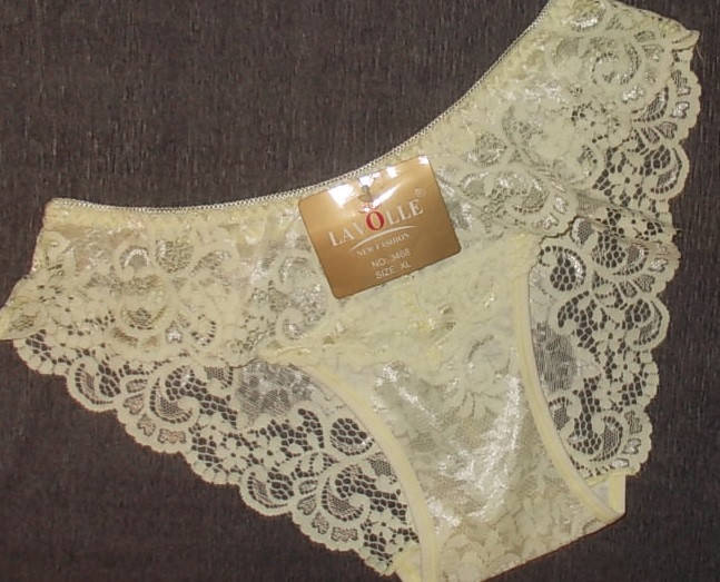 

Женские ажурные трусики р 44 S шампань