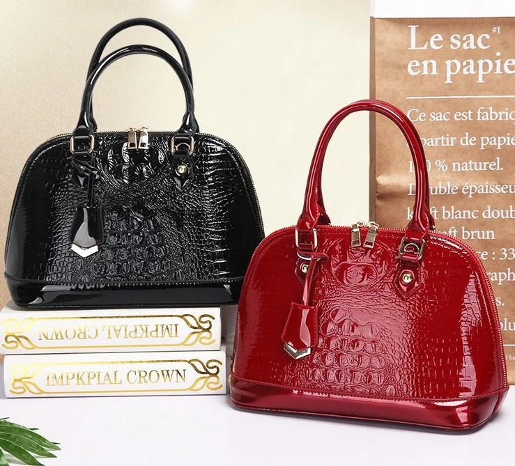 

Женская стильная красная черная бордовая лаковая сумка женский клатч, Черный