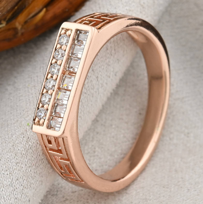 

Кольцо Xuping 14813 ширина 5 мм белые фианиты позолота РО размер 21