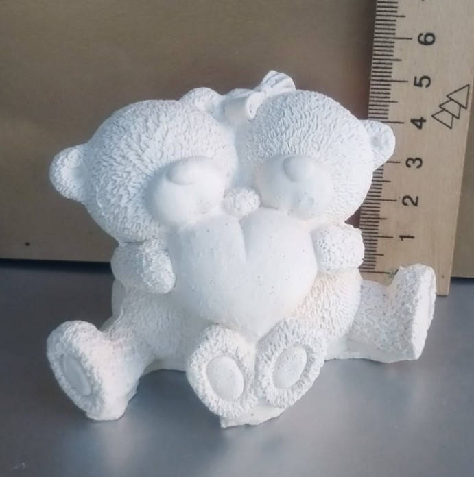 

Гипсовая фигурка для раскрашивания статуэтка. Мишки пара с сердцем