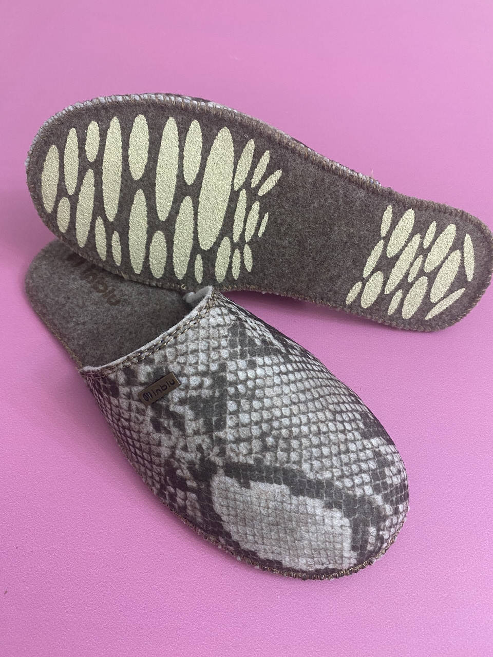 

Женские тапочки бесшумные Inblu 36,37,38,39,40,41 размер в размер. 38, Бежевый