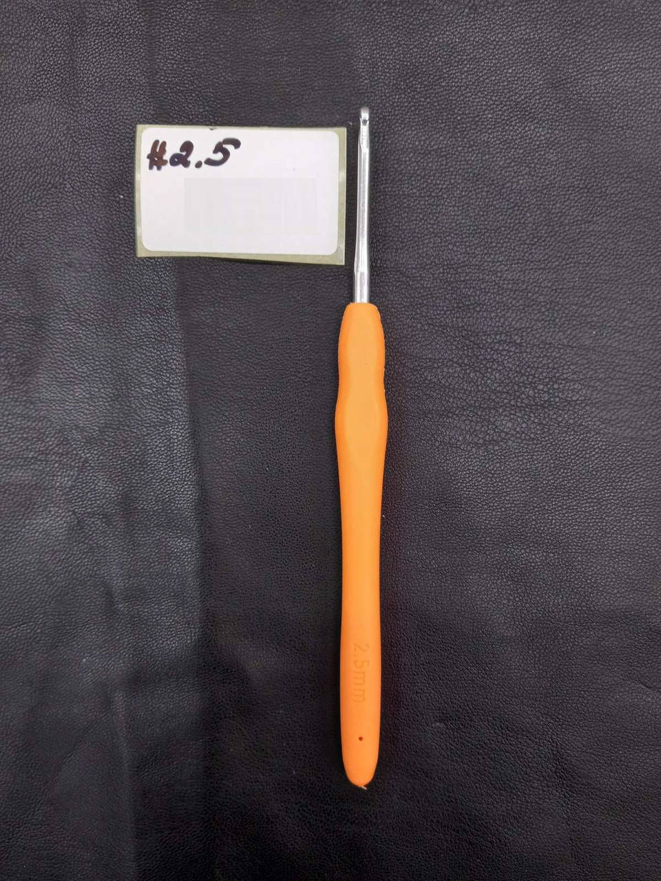 

Крючок для вязания с оранжевой ручкой 2.5 мм, Оранжевый