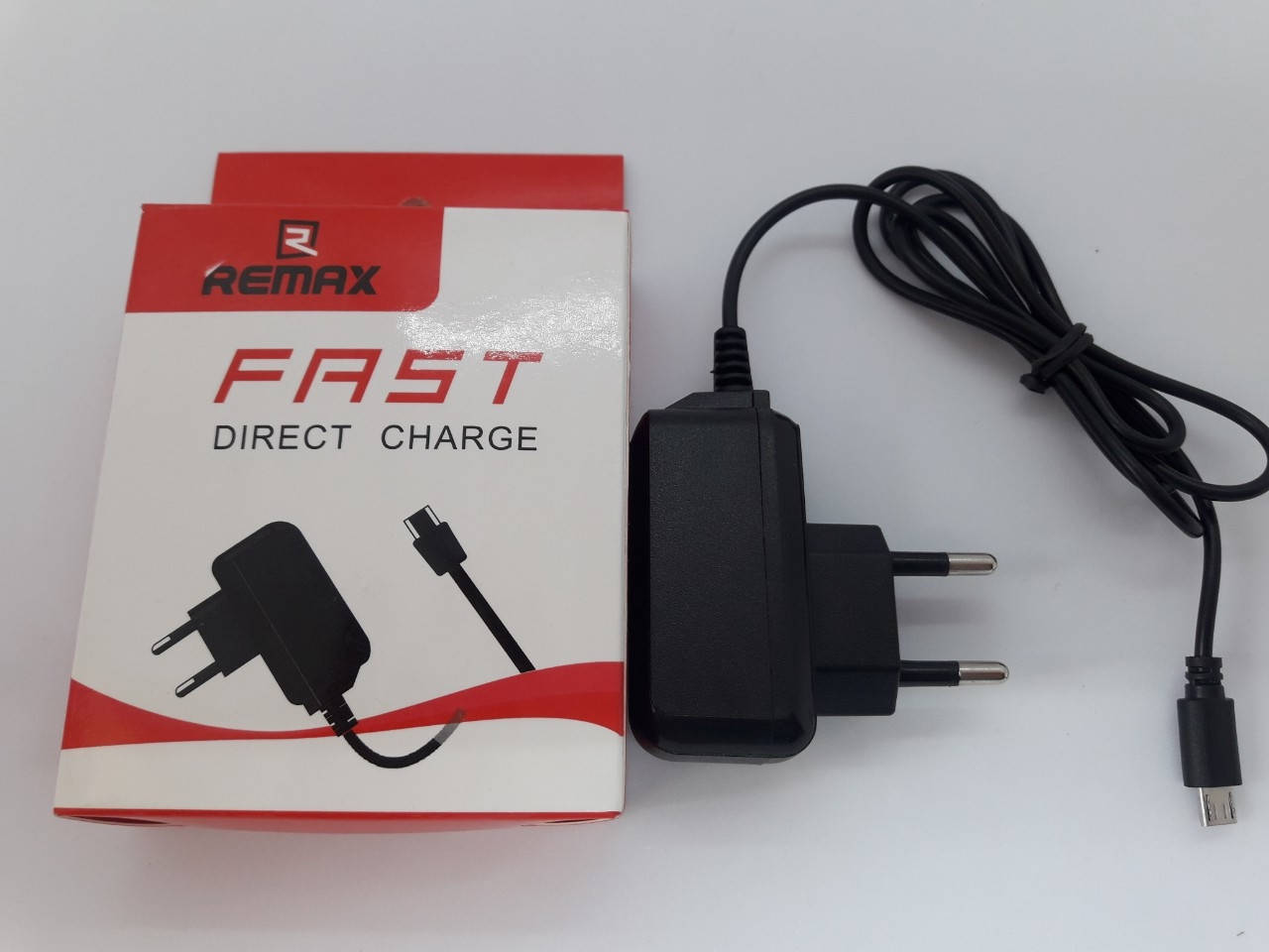 

Быстрое зарядное устройство microUSB Remax Fast ЕР-ТА600 Зарядка (Черный)
