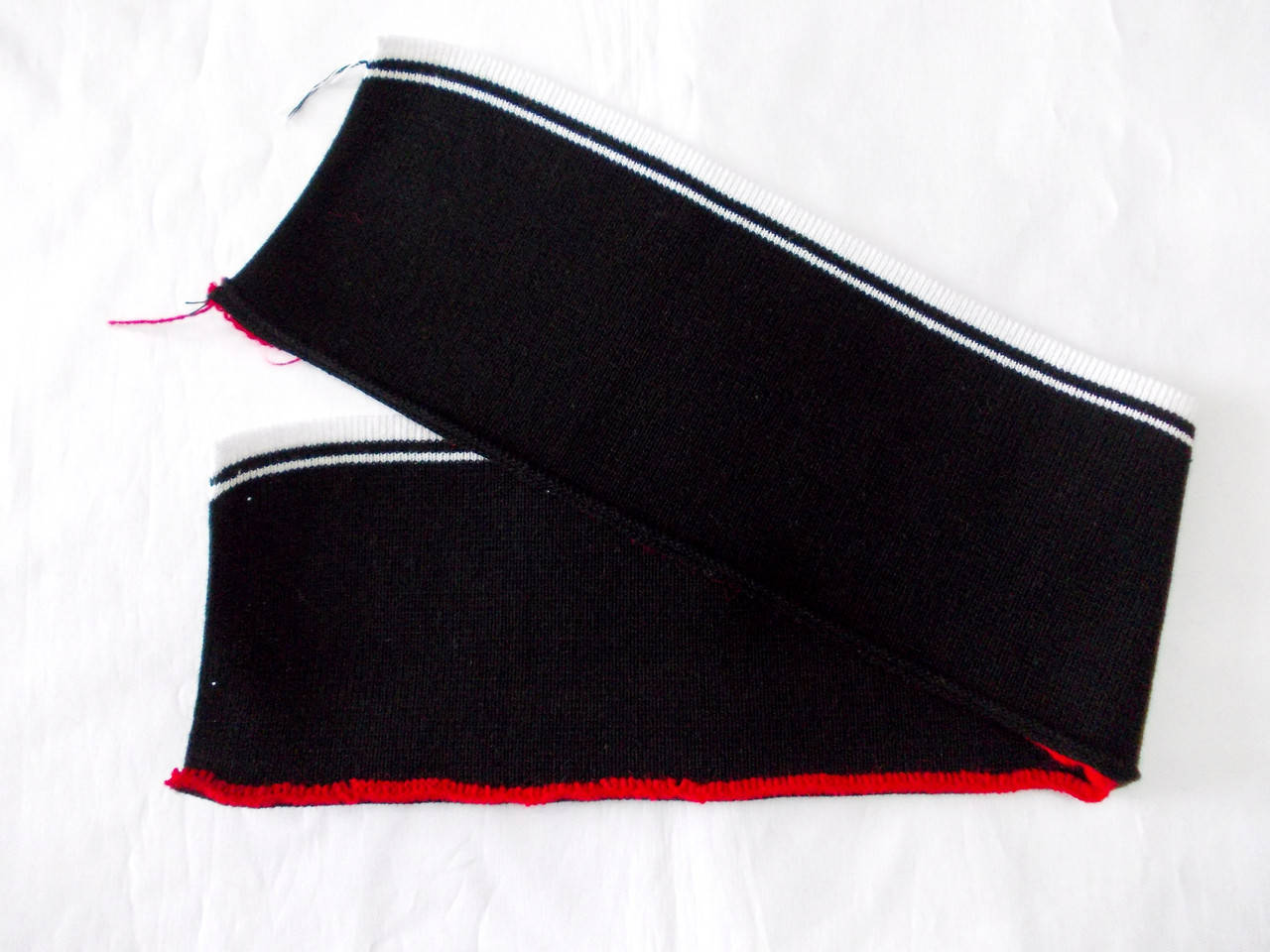 

Воротник М (черный с 2 - мя белыми полосами) (арт. 3062)