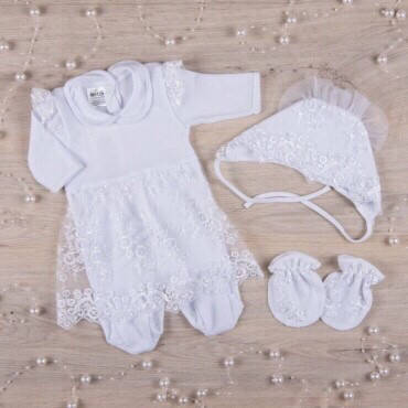 

Нарядный комплект на выписку человечек,шапочка,рукавички