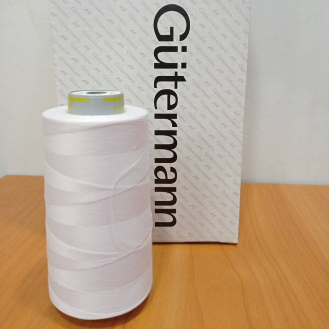 

Нитка Gutermann Perma core №120 5000м. белый