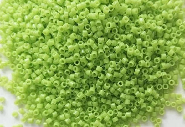 

Японський бісер Miyuki Delica 11/0 DB0733 Opaque Chartreuse