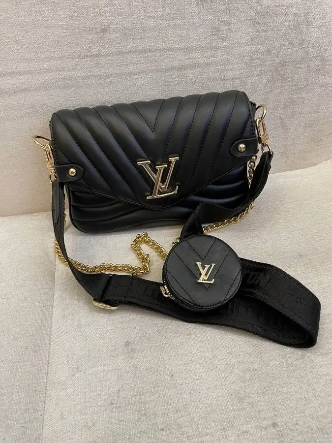 

LV Black, Черный