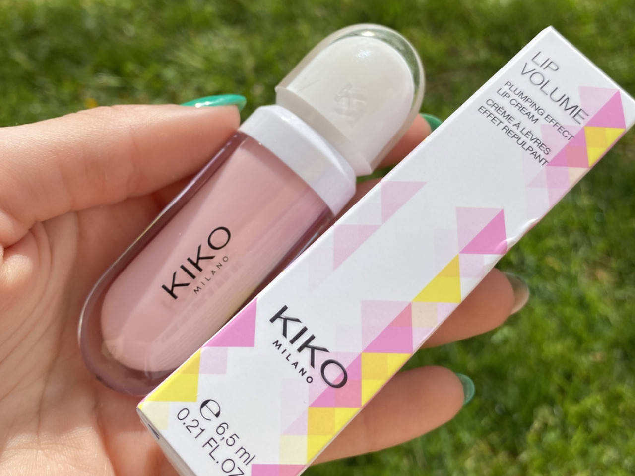 

Блеск для губ с эффектом увеличения объёма Kiko Milano lip volume tutu rose