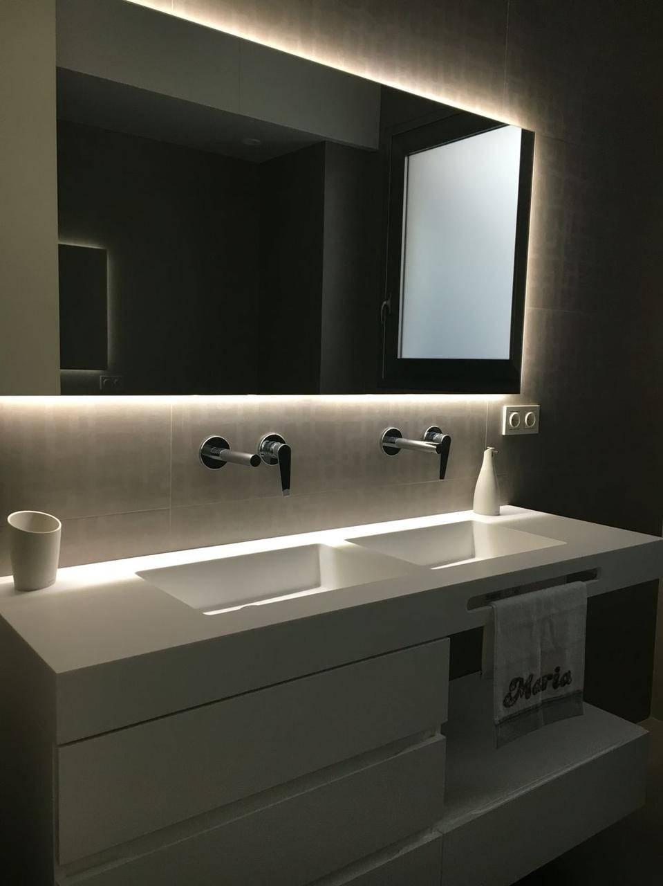 

Зеркало настенное 50 * 60 см с фоновой led подсветкой