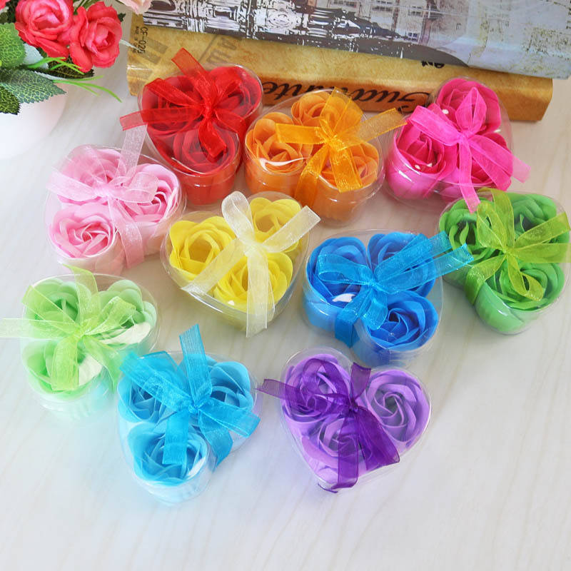 

Подарочный набор 3 мыльные розы в упаковочке