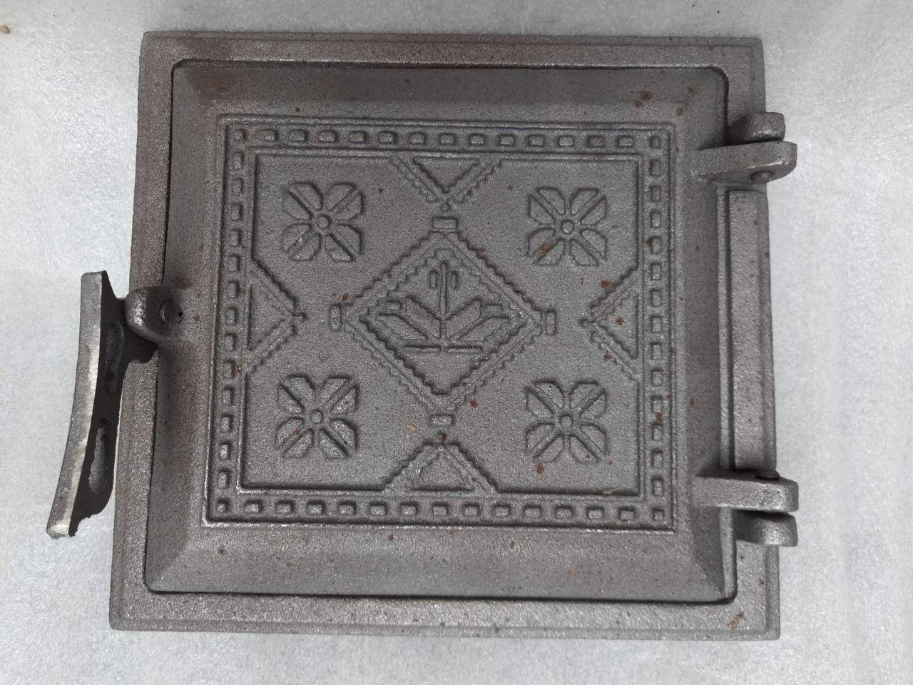 

Дверка топочная чугунная "Вышиванка" 245*260, топка