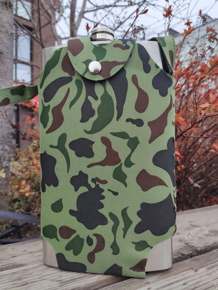 

Фляга в чехле Hip Flask цвета хаки 1,9L