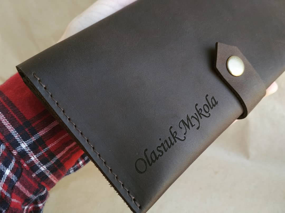 

Именное кожаное портмоне "Stroll" ручная работа, натуральная кожа, на кнопке, портмоне с гравировкой, Коричневый