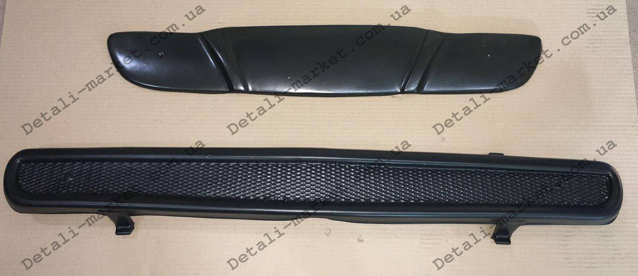 

Комплект вставок в решетку радиатора и на бампер Ланос, Сенс зимние, Черный