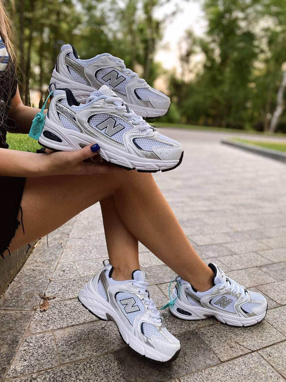 

Женские весенние дышащие серебристые кроссовки New Balance 530 White Silver Нью баланс 530, Серебристый