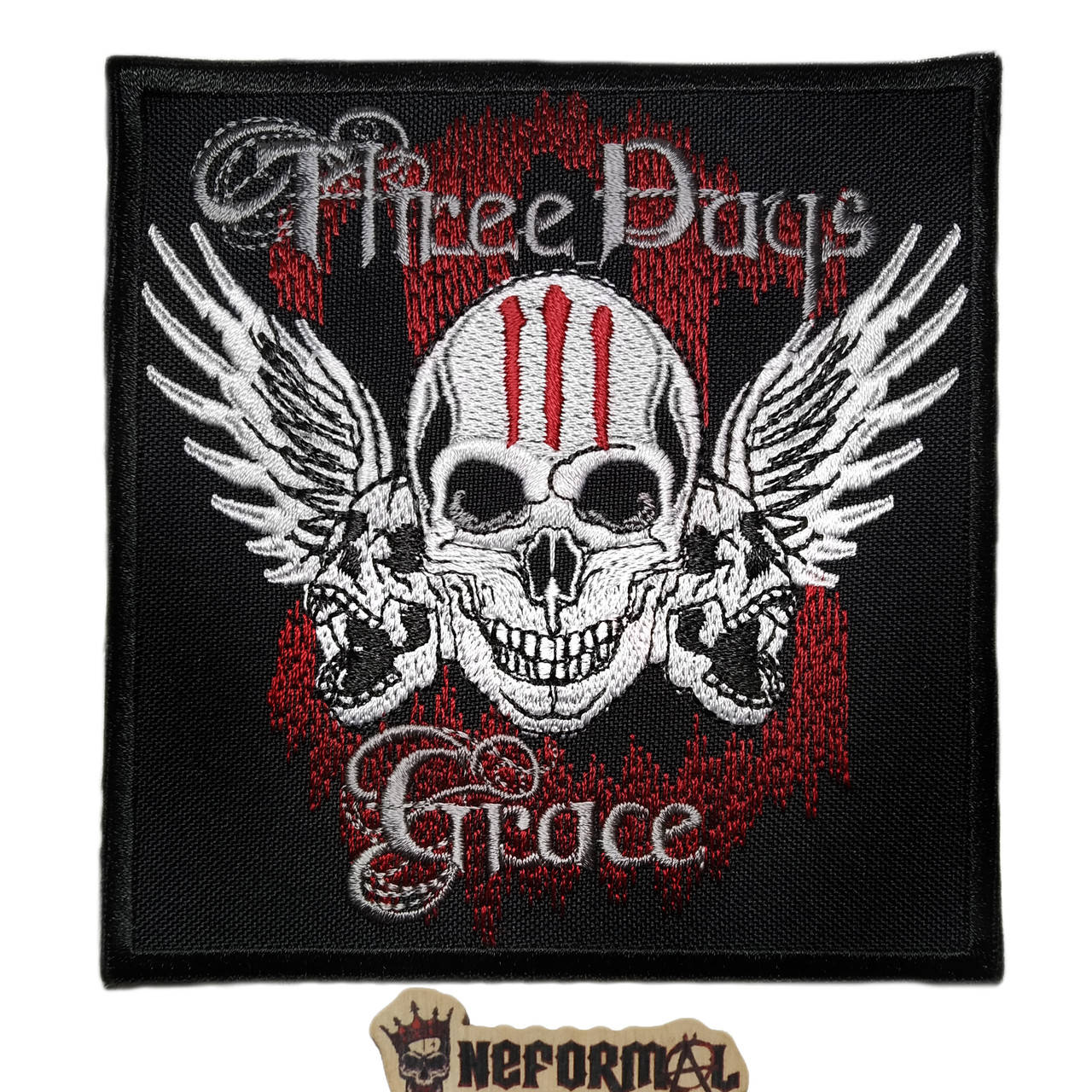 

Нашивка Three Days Grace (черепа и крылья) 11х11,5 см., Разные цвета