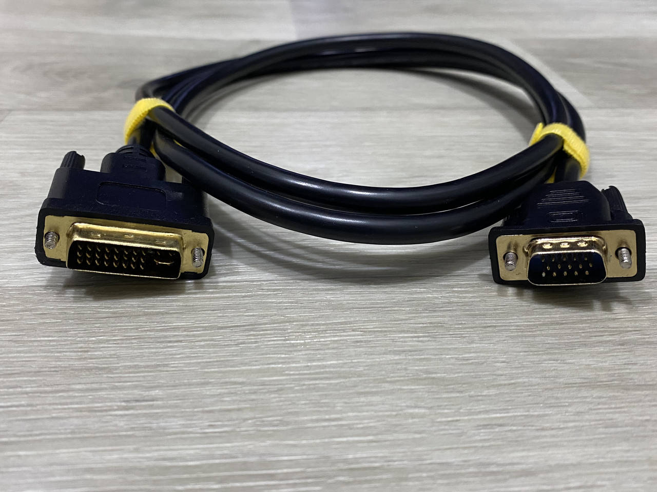 

Кабель,переходник для монитора компьютера DVI-VGA 1.5 метра, Черный