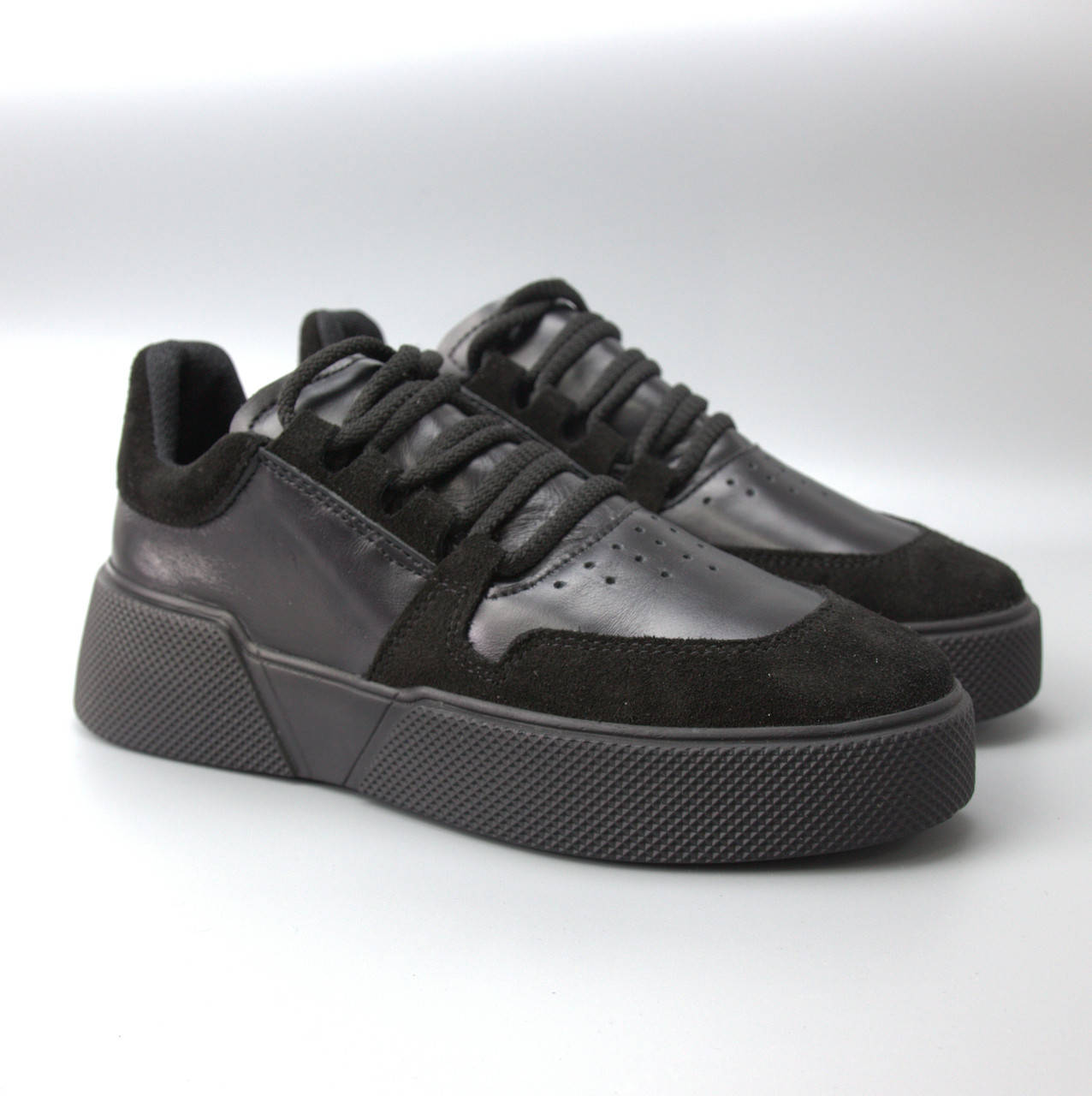 

Черные кроссовки кожаные c замшевыми вставками женская обувь больших размеров Cosmo Shoes Finni Black Plat BS, Черный