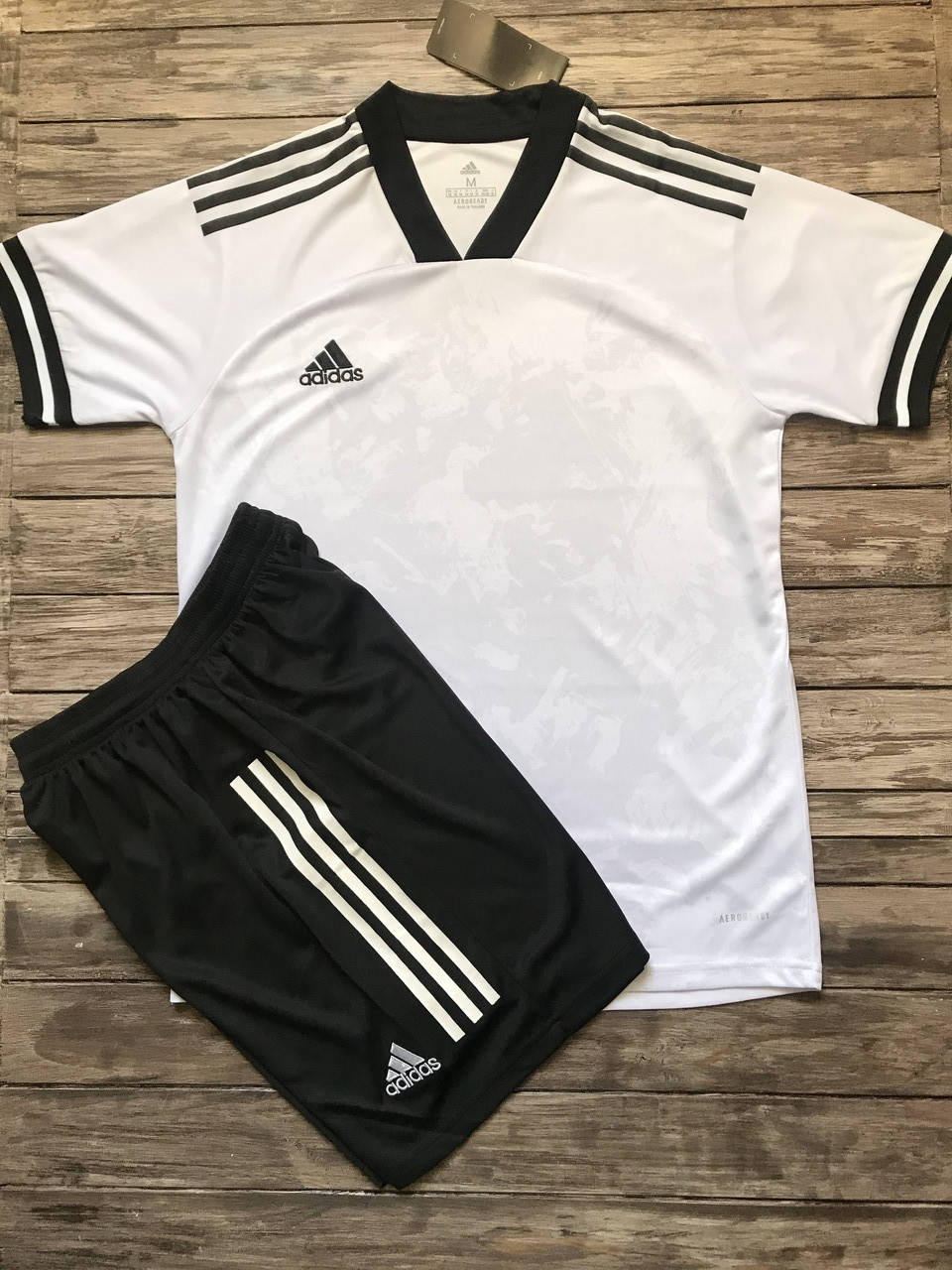 

Футбольная форма Adidas Condivo бело-черная XL (на рост 185-190 см)