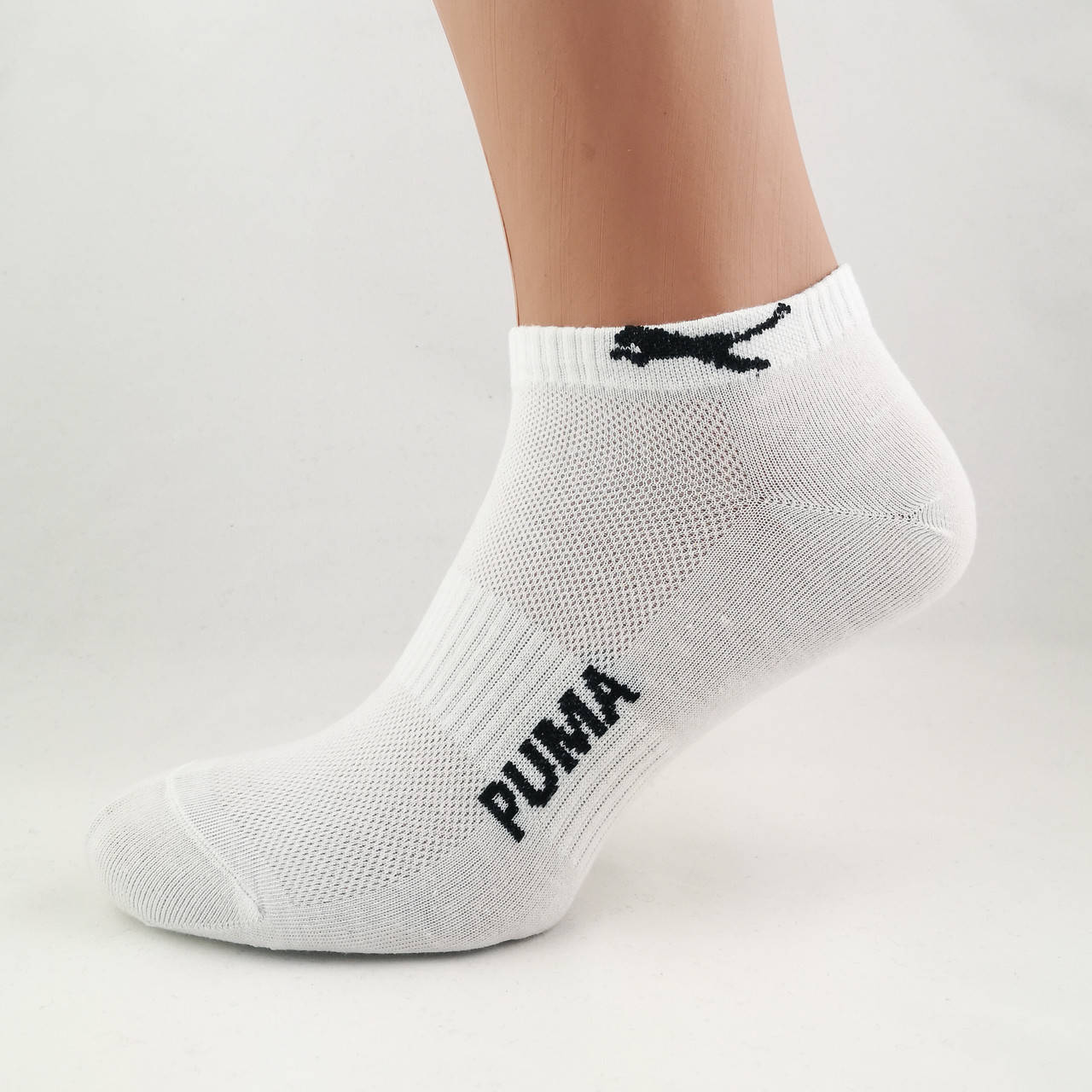 

Мужские короткие спортивные носки с сеточкой белого цвета