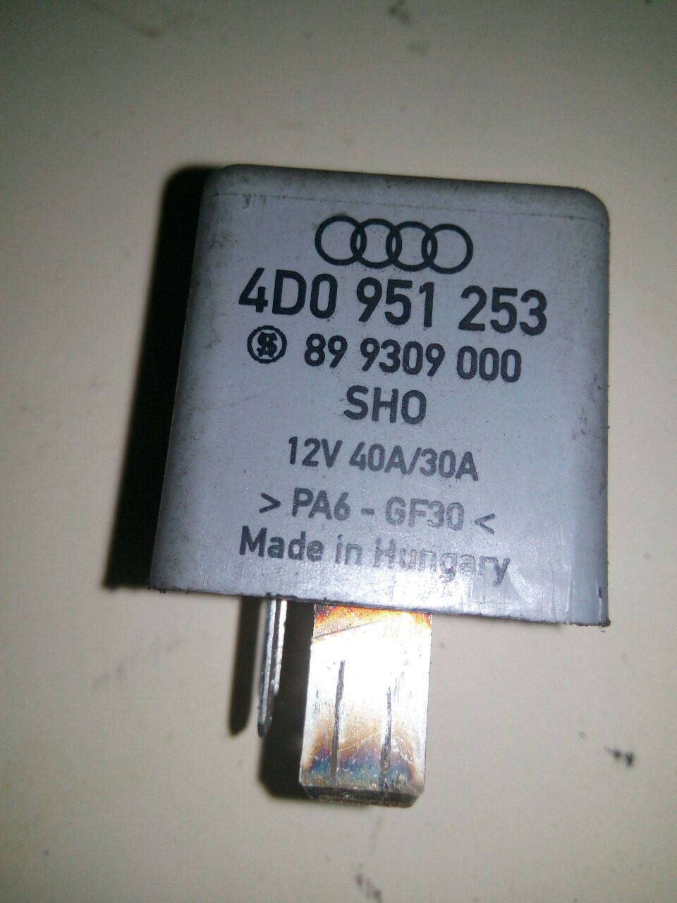

реле электробензонасоса 4D0951253 VAG