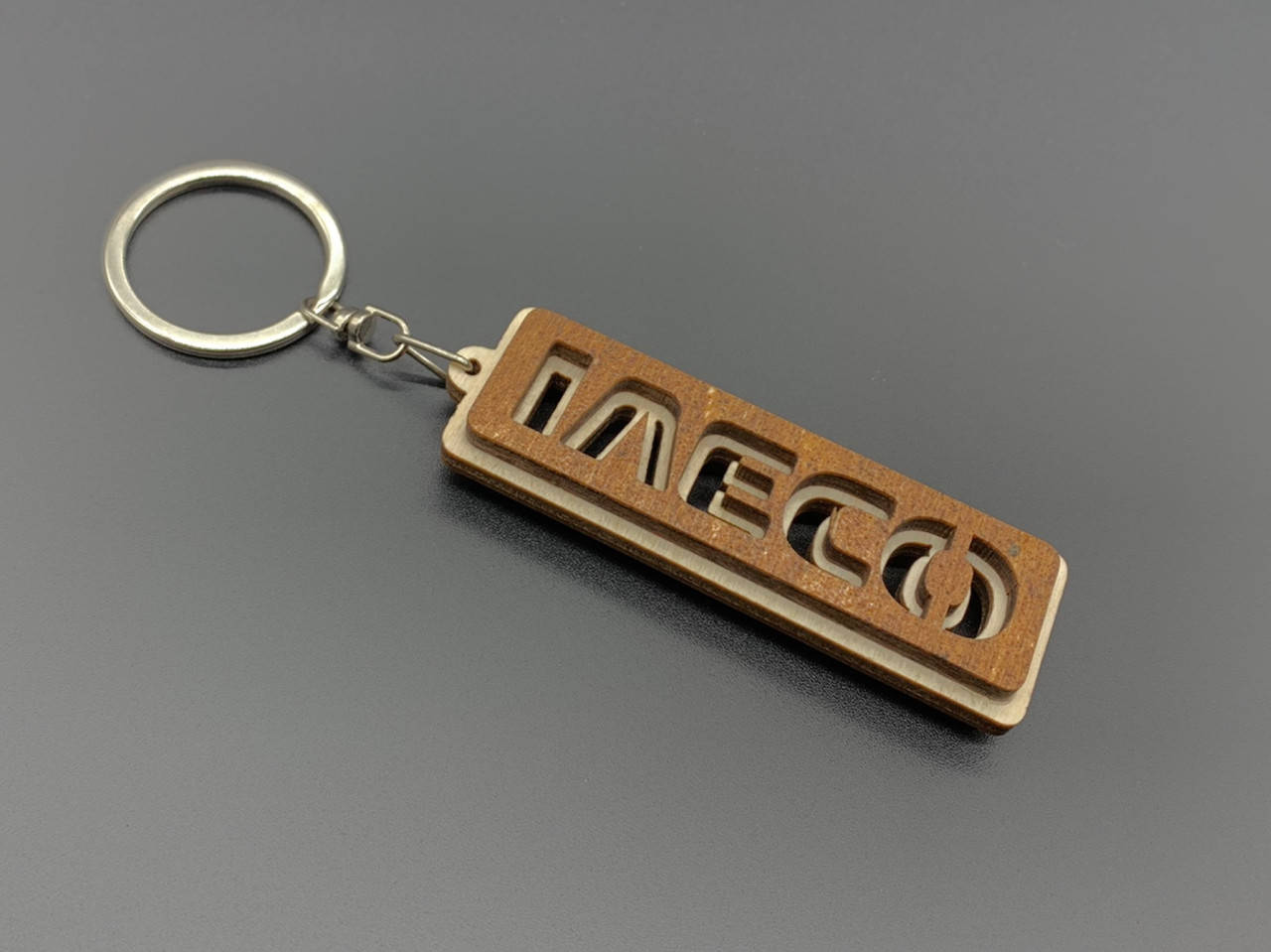 

Брелок деревянный Iveco. 7.5см, Коричневый