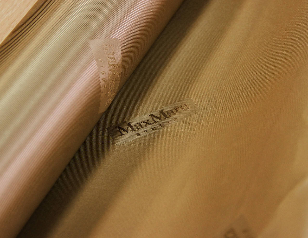 

Подкладочная ткань Max Mara вискозная золотистая с отливом MI 11, Золотистый