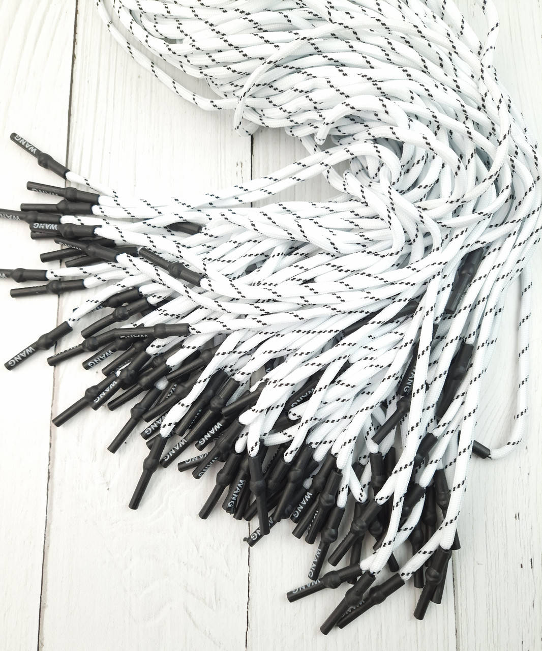 

Шнур (текстильный) №8 круглый белый WANG 125см.