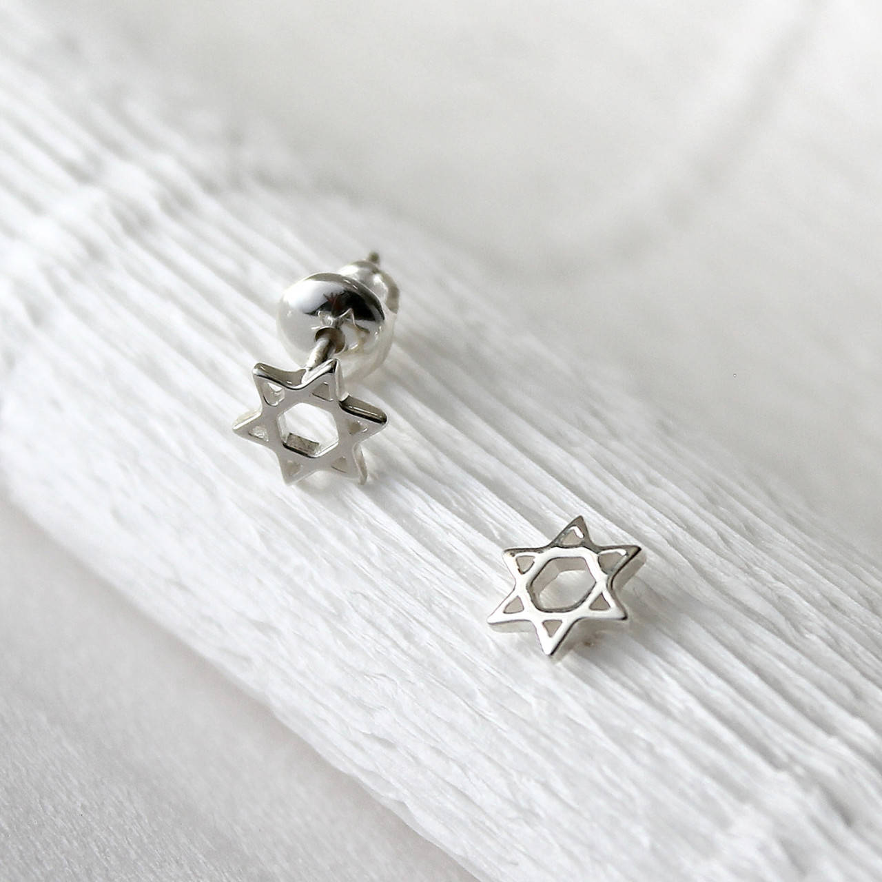 

Серебряные серьги пусеты Звезда Давида