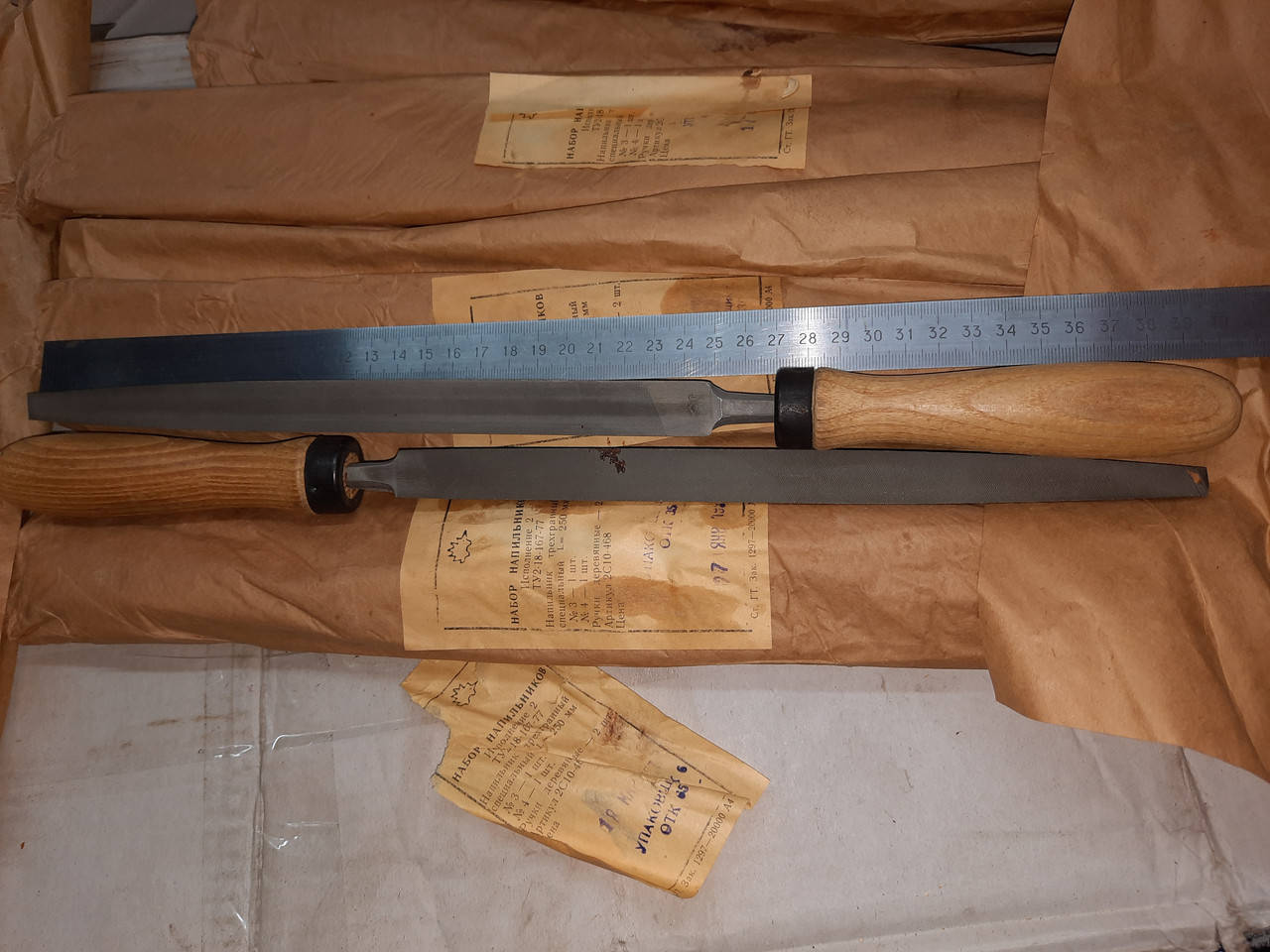 

Напильник трехгранный с ручкой 250мм,комплект из 2шт