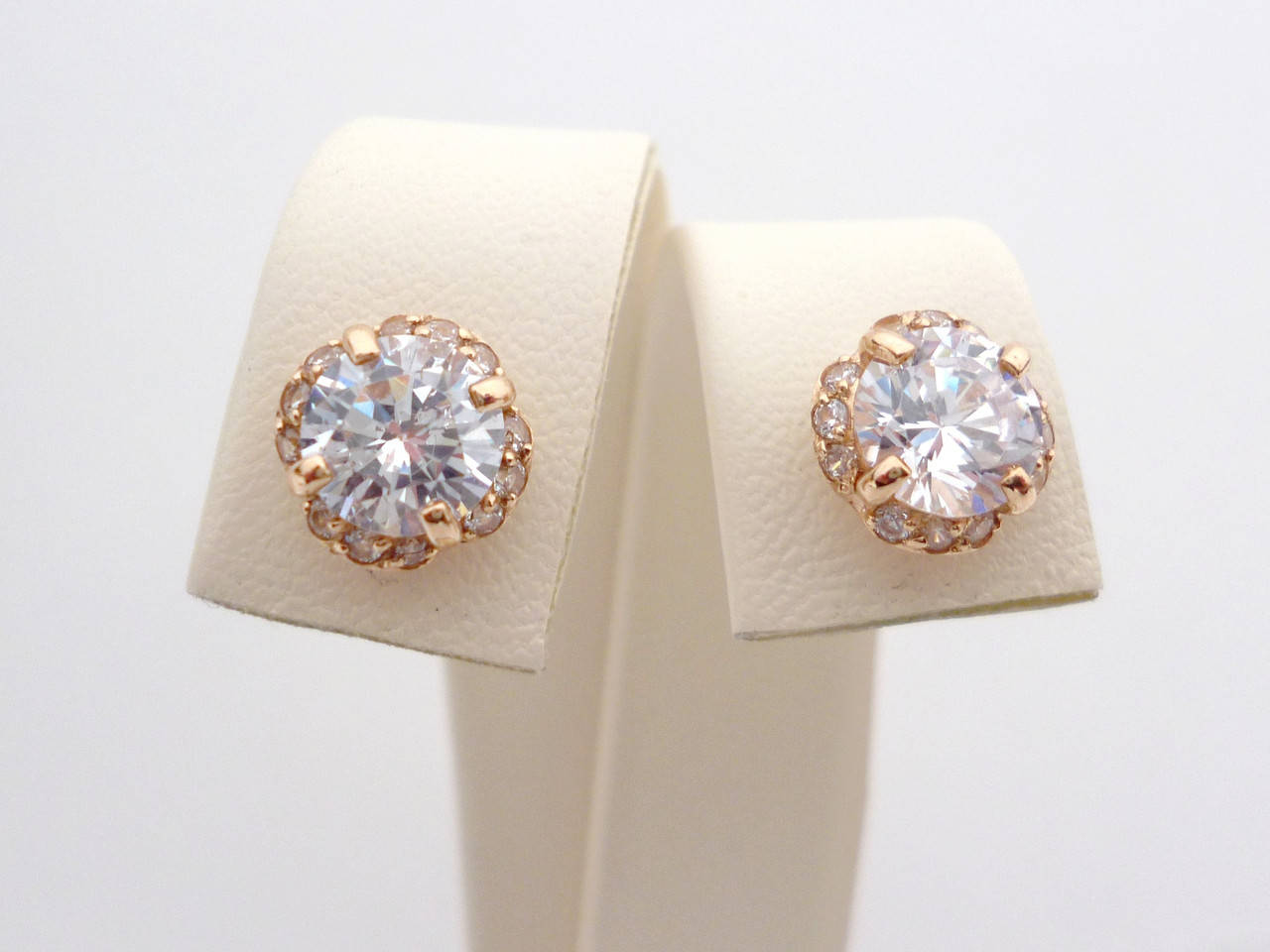 

Золотые серьги 585 пробы 2,41 г.