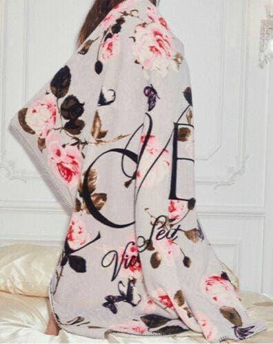 

Плед Victoria's Secret Sherpa Blanket, Серый