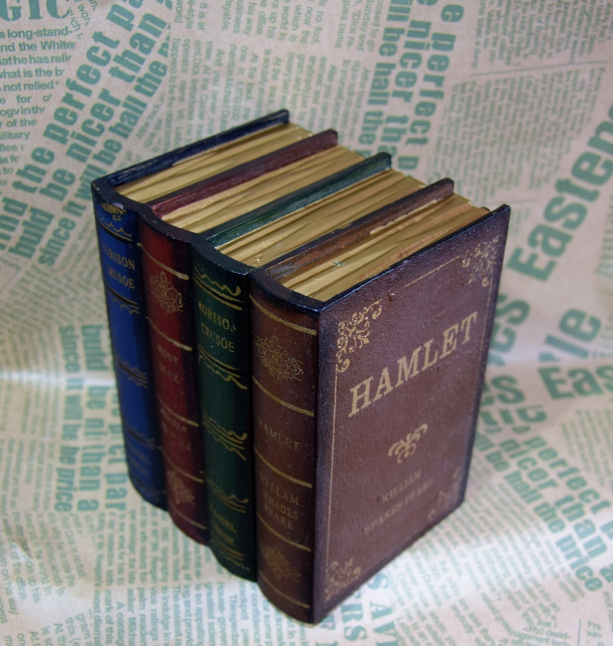 

Шкатулка тайник 4 книги