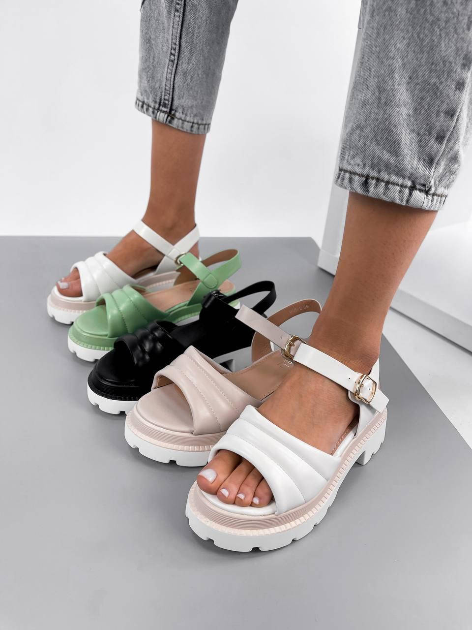 

Босоножки на тракторной платформе