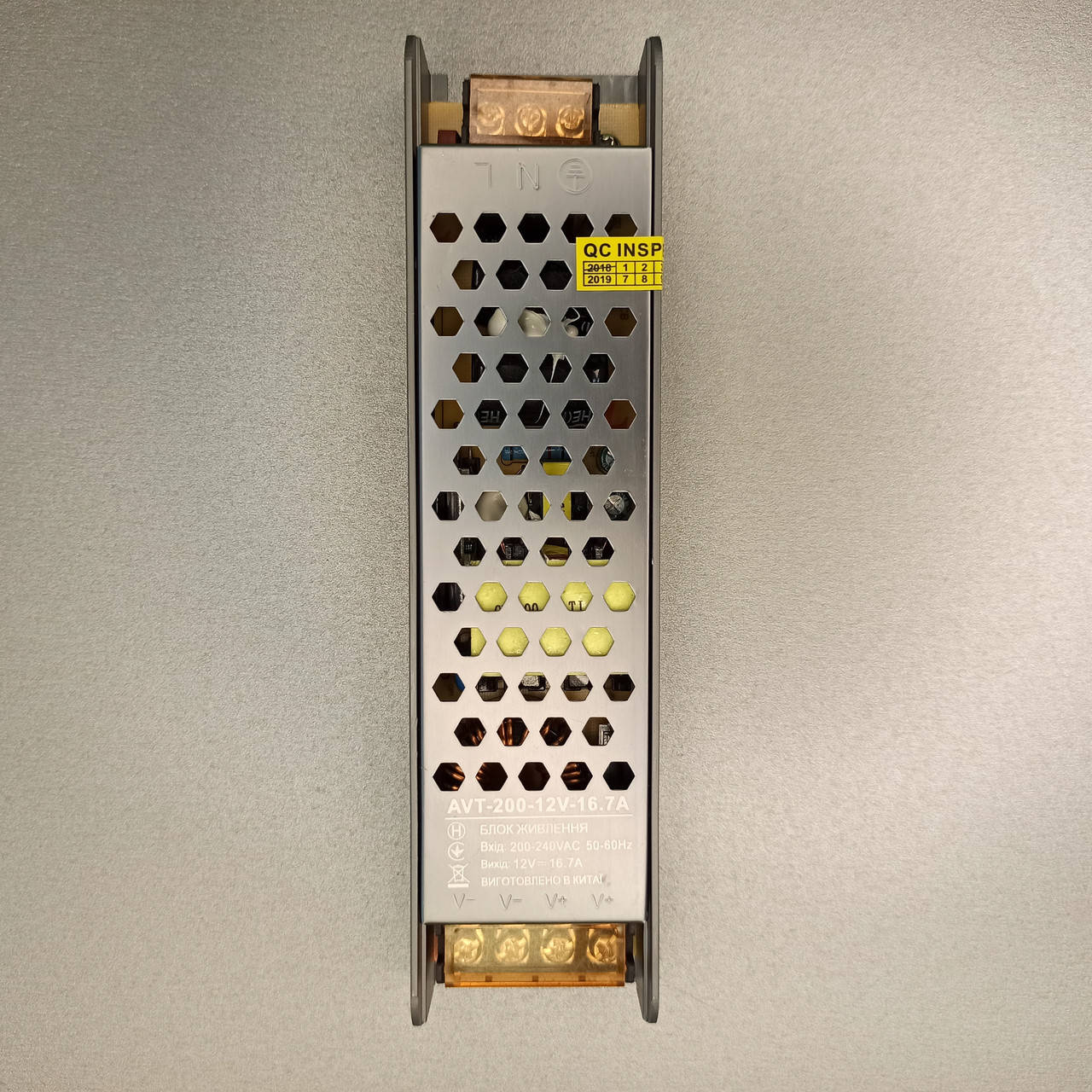 

Блок питания 12V 200W 16,6A AVT-200-12