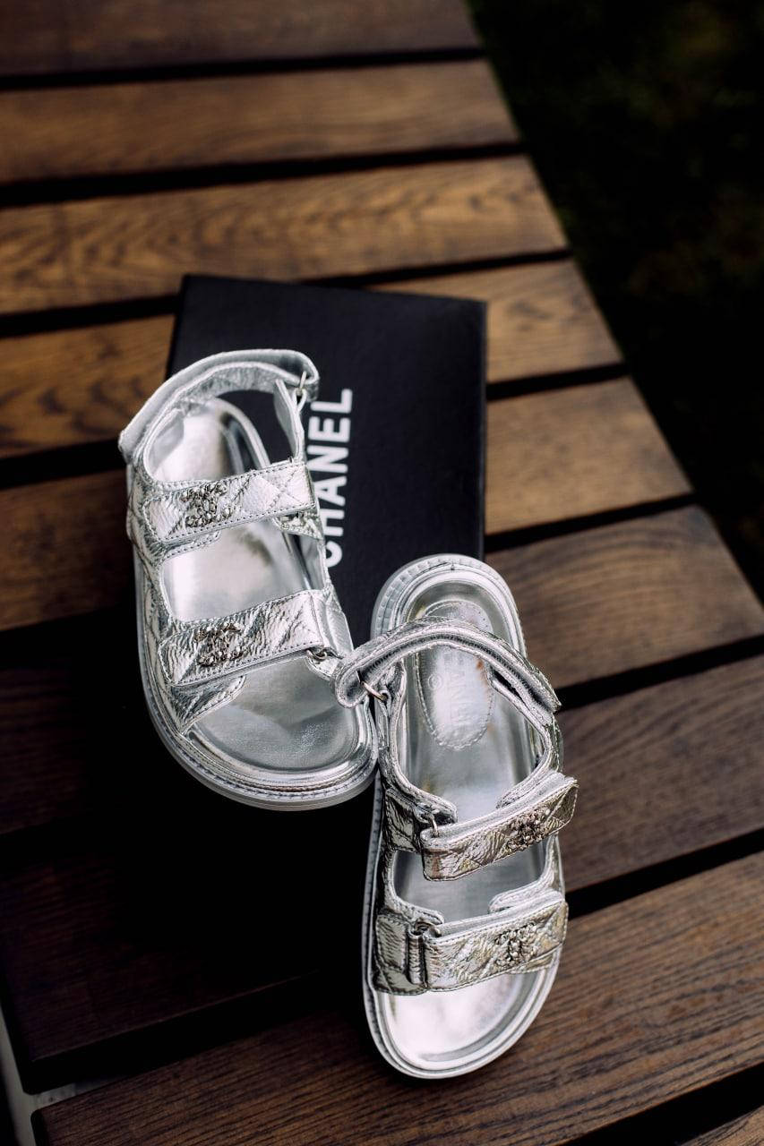 

Женские сандали Chanel Sandals Silver Leather серебристого цвета