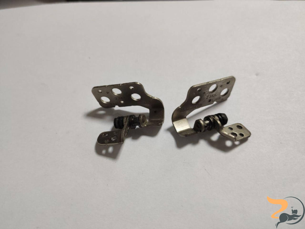 

Петлі, завіси, для ноутбука Sony Vaio SVT131A11M, 60.4XM04.001, 60.4XM03.001, Б/В, в хорошому стані, без