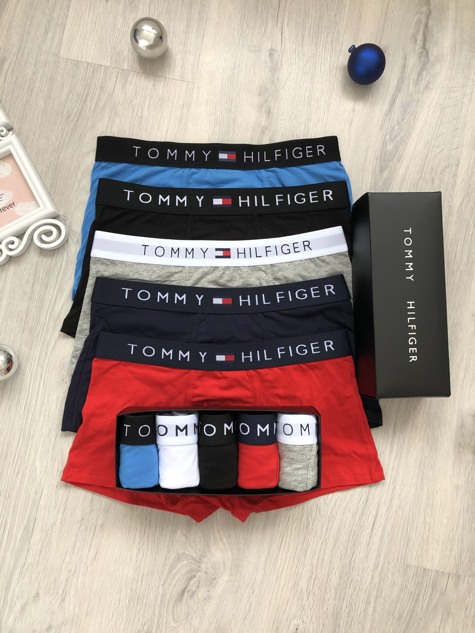 

Набор мужских трусов Tommy Hilfiger | 5 удобных боксерок в подарочной упаковке!