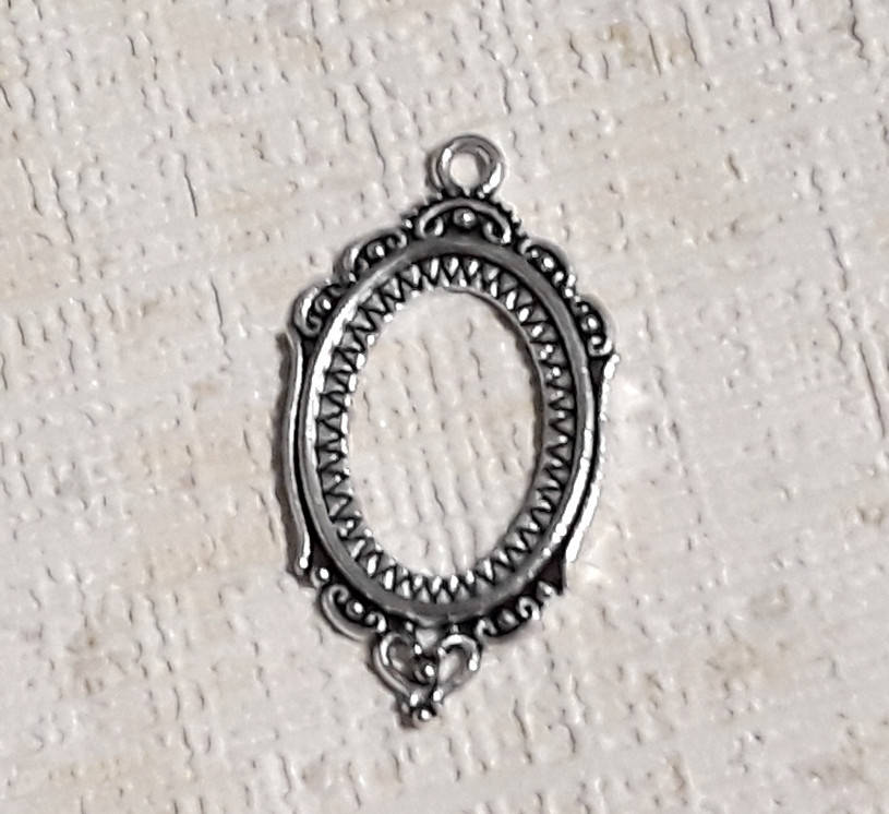 

Основа сеттинг для кулона под кабошон овальный Серебро античное 43х24 мм кабошон 25х18 мм, Серебристый