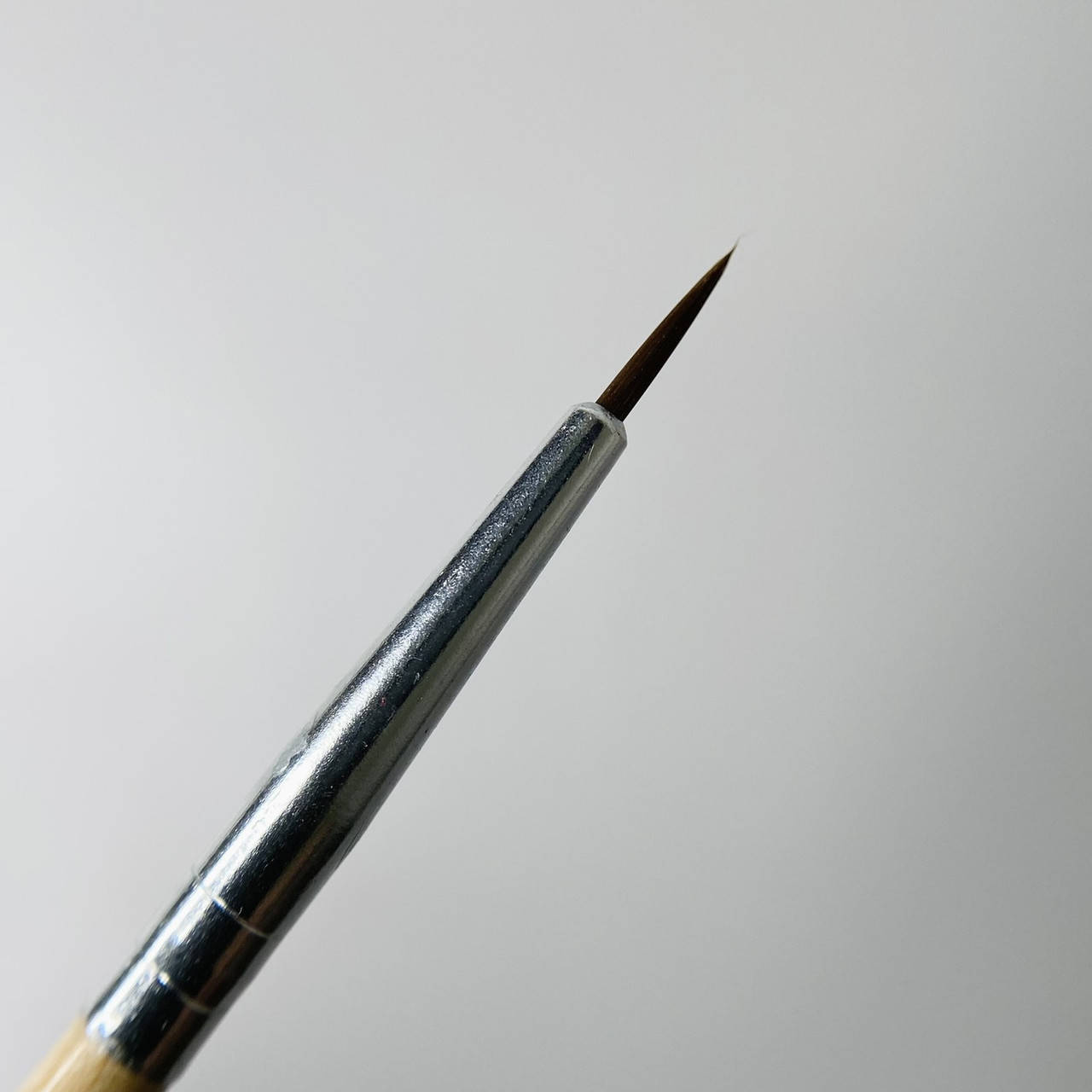 

Кисть для дизайна Kolinsky Germany 000, деревянная ручка