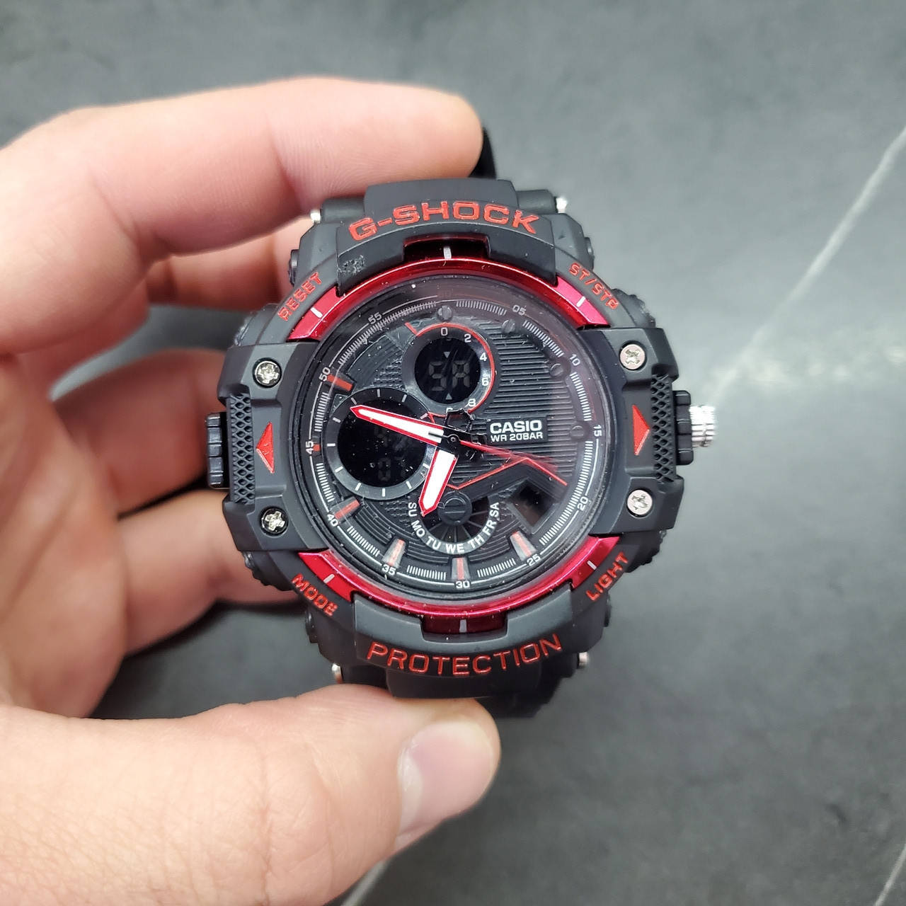 

Спортивные часы C-SHOCK GST-B100X Black-Red, противоударные, водонепроницаемые