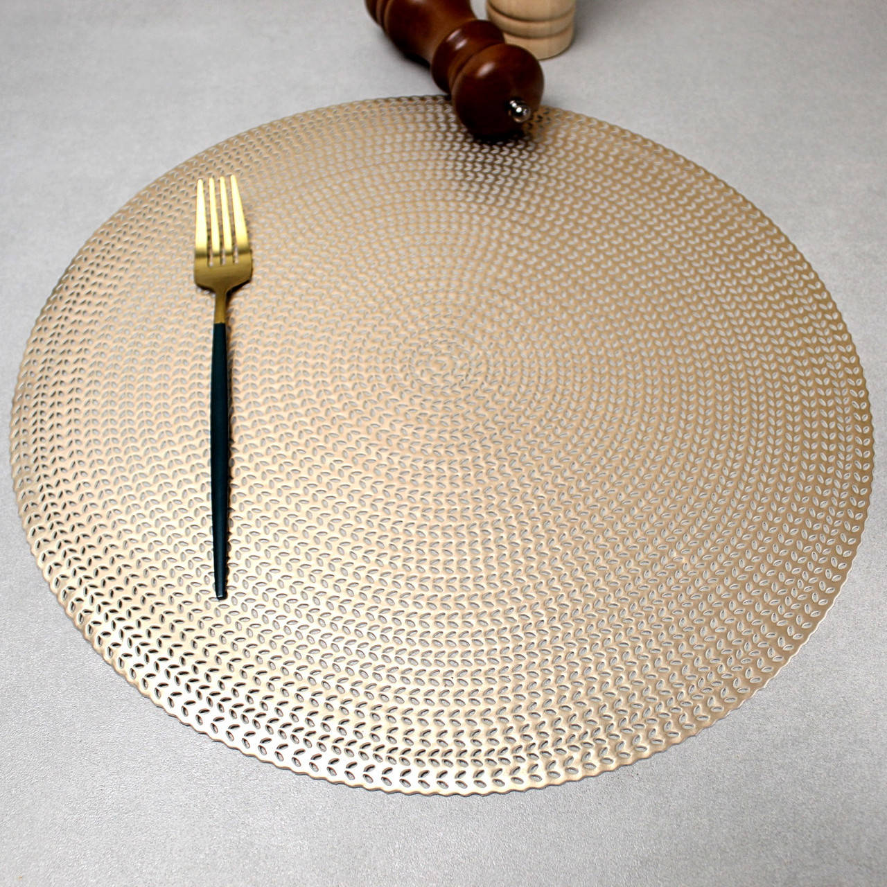 

Круглая золотистая банкетная сервировочная салфетка под тарелку 38 см, Золотистый