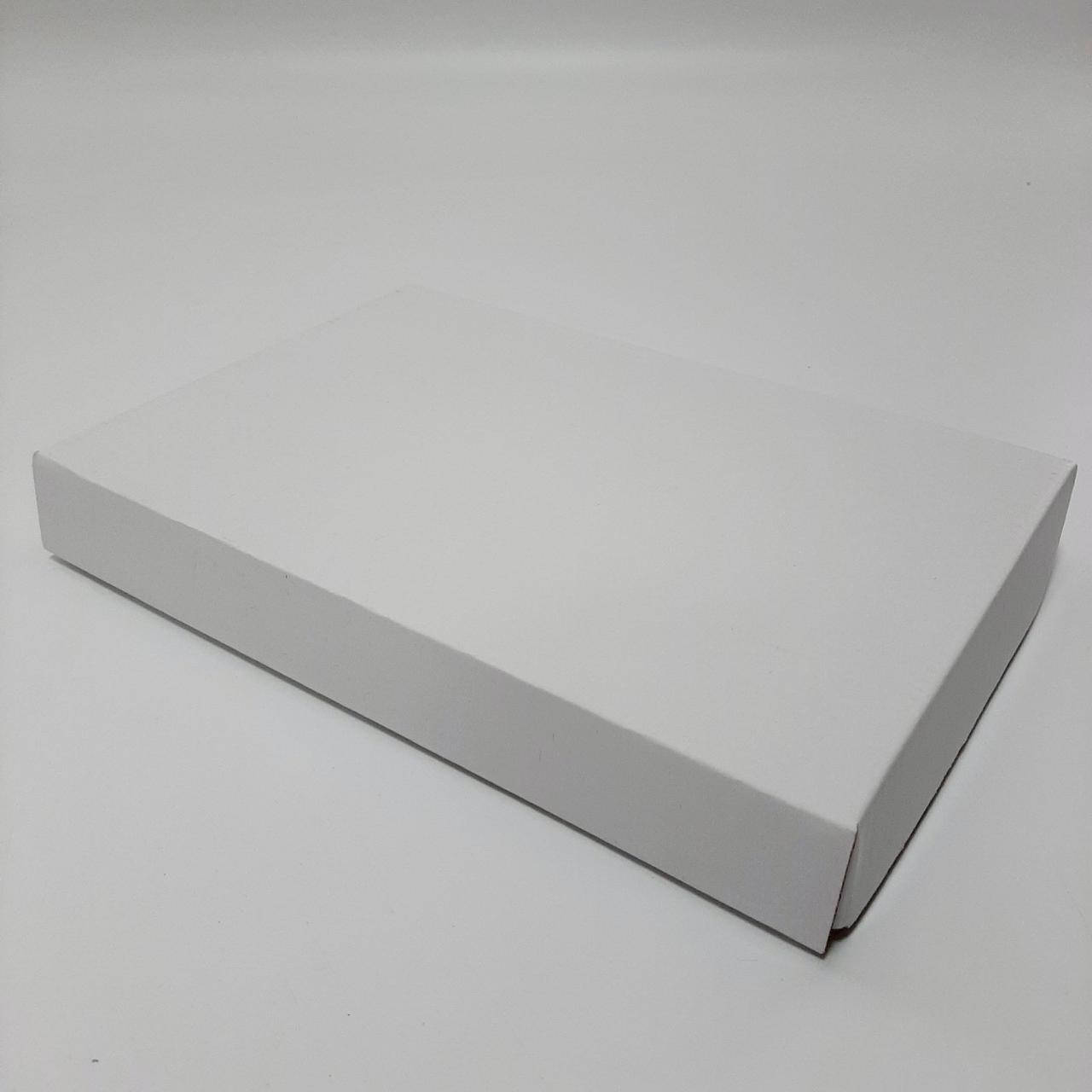 

Коробка 245х165х30 мм. (гофрокартон), Белый