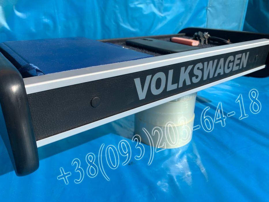 

Полка на торпеду Volkswagen Crafter 2006