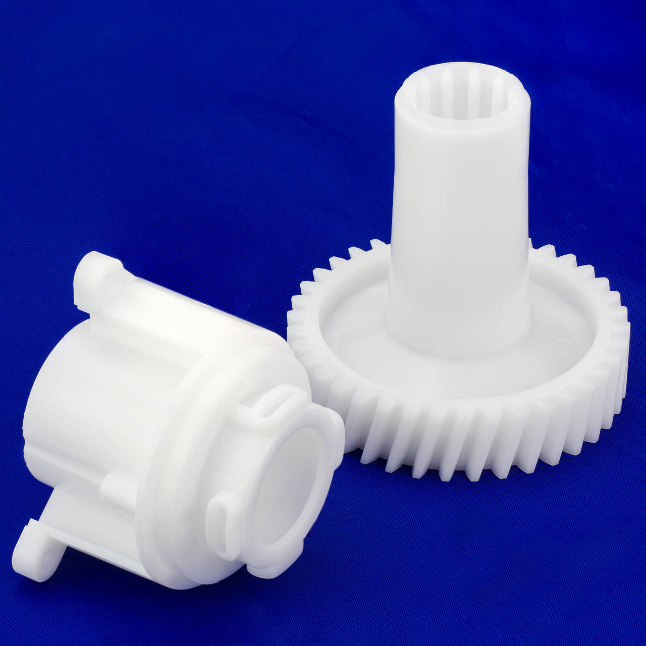 

Шестерня в комплекте с держателем тубуса для мясорубки Zelmer 187.0010, 793638 (187.0005)