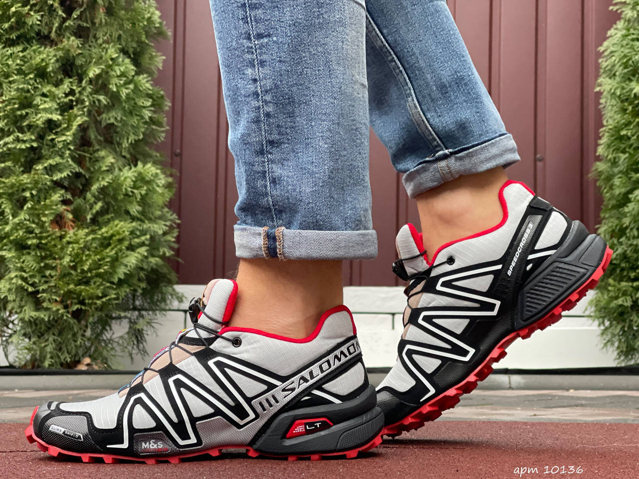 

Мужские демисезонные кроссовки Salomon Speedcross 3 светло серые с красным 42