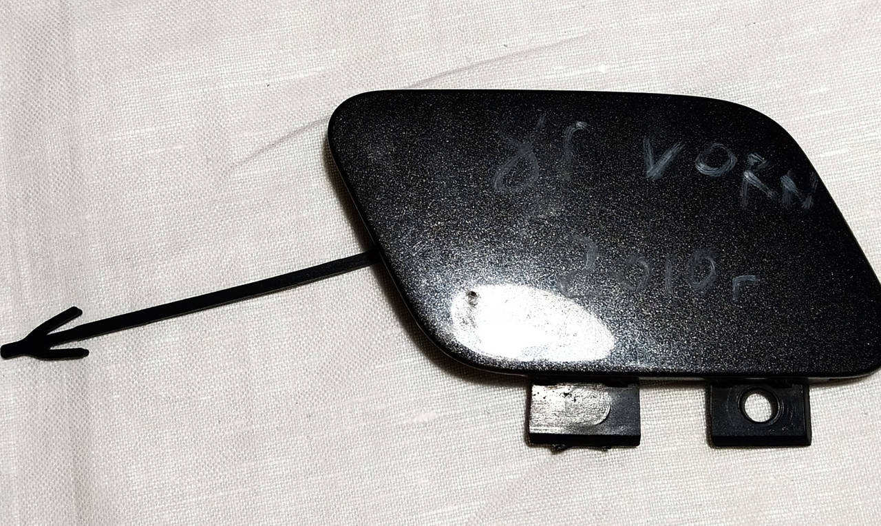 

Заглушка в бампер для Audi A3 2 рестайлинг