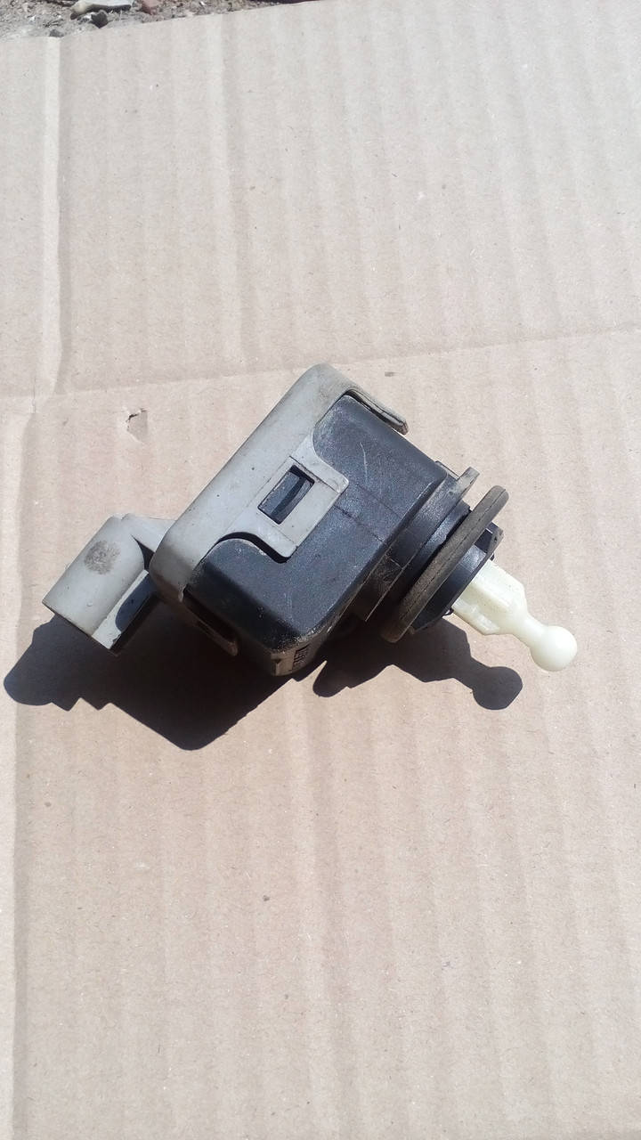 

Корректор фар Opel Astra G, Опель Астра Г. 90590665.
